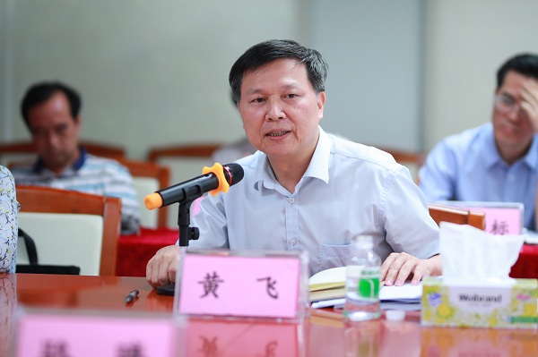 省卫生健康委党组副书记,副主任黄飞讲话